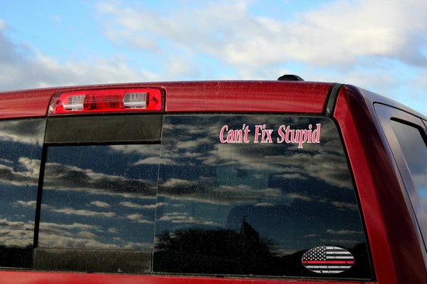 Pose de stickers auto : comprendre la méthode à sec